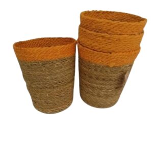 Set 4 Portavasi Intrecciati in Corda con Bordi Arancioni – Stile Naturale e Dettagli Colorati!