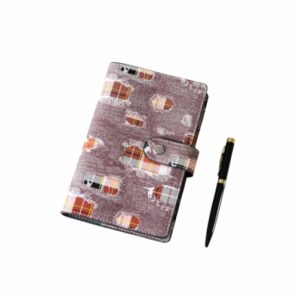 Diario Agenda a Spirale 19x12 cm con Chiusura a Click – 160 Pagine a Righe 100gsm Ricaricabili – Organizer con Porta Tessere, Porta Foto, Tasche e Divisori Colorati – Penna Inclusa