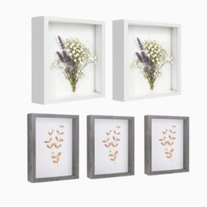 Set 5 Cornici 3D a Vetrinetta in Legno – 2 Bianche Quadrate 23x23 cm + 3 Grigie Rettangolari 20x23 cm – Con Spilli e Viti – Cornici da Parete per Ricordi, Fiocchi Nascita e Decorazioni